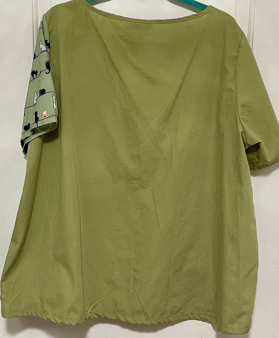 Green Cat Print Half-Solid Half-Pattern Top Quirk… - image 3
