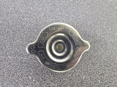 #ad VERY NICE USED ORIGINAL BEHR 150 PORSCHE 924S 944 968 RADIATOR PRESSURE CAP $20.00
