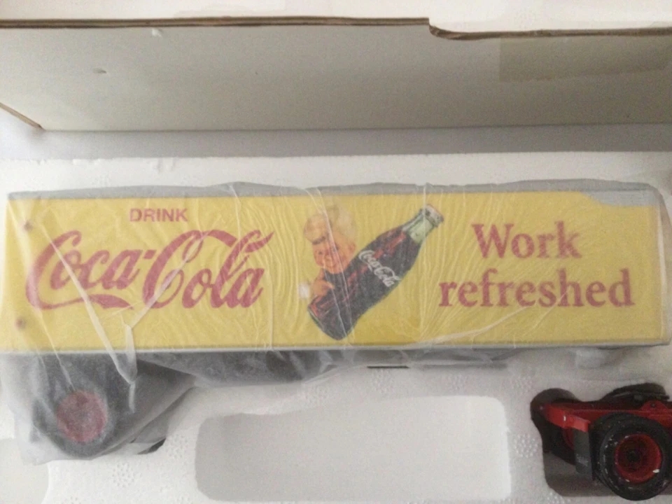 Matchbox Exclusive Edition "Work Refreshed" COCA-COLA Tractor Trailer Peterbilt - Image 3 of 4