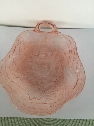 Vintage Indiana Pink Depression Glass “Charlie” Cherry Blossom Shell Shaped Dish