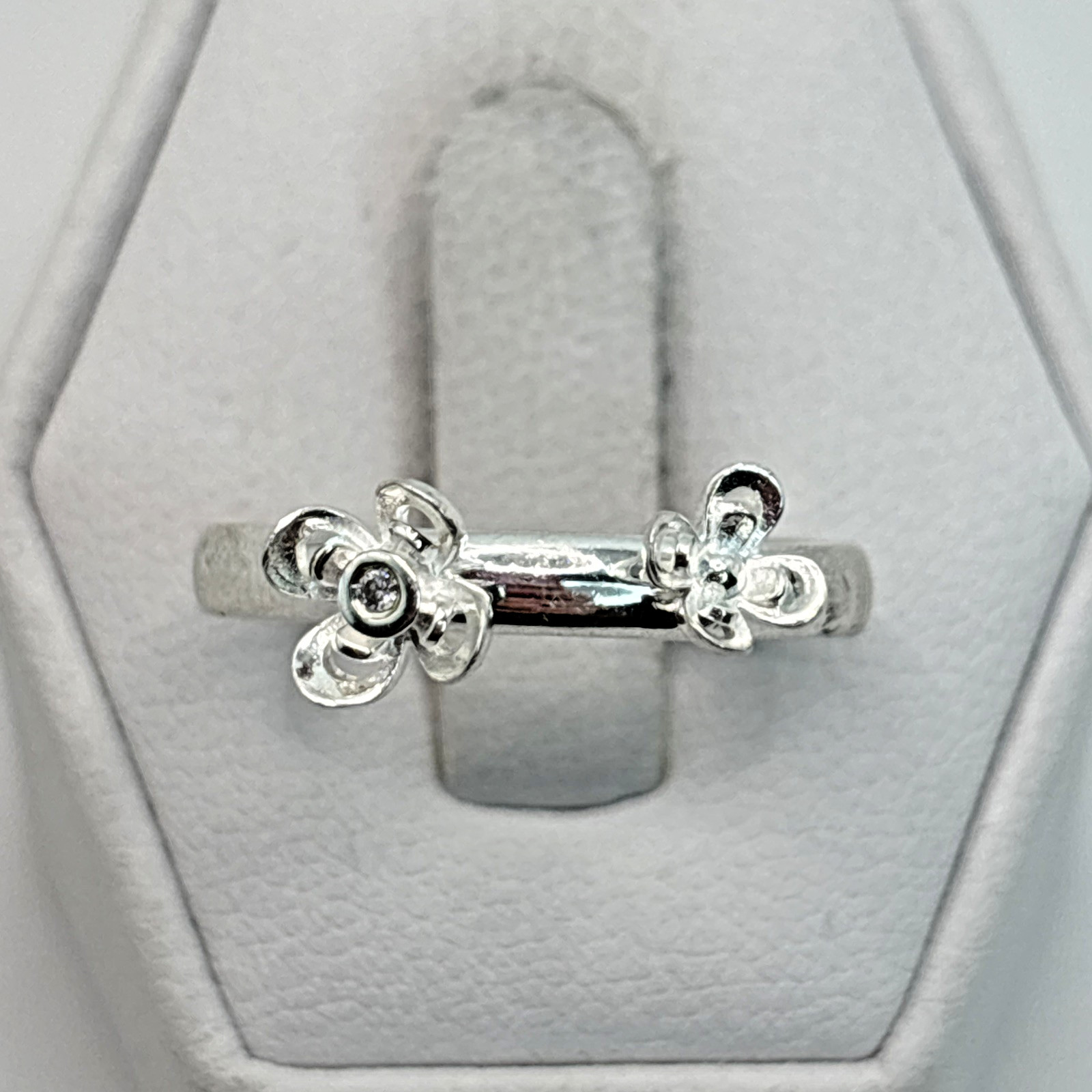 STUNNING .925 Vintage Sterling Silver Estate Flower Ring Size 7.25