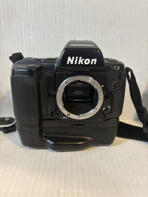 Nikon N90s 35mm Film Camera +vivitar 70-210 mm Lens + Nikon MB-10/ Accessories