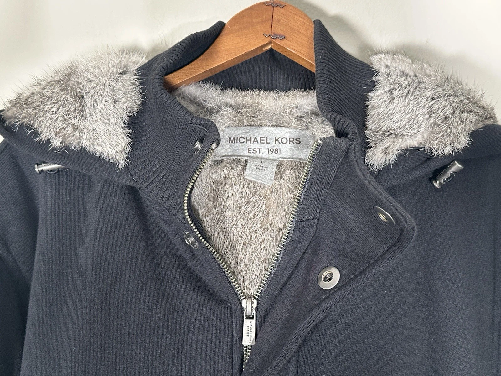 Michael Kors Maglione Nero con Cappuccio e Fodera Grigio 100% Pelliccia di Coniglio Giacca L