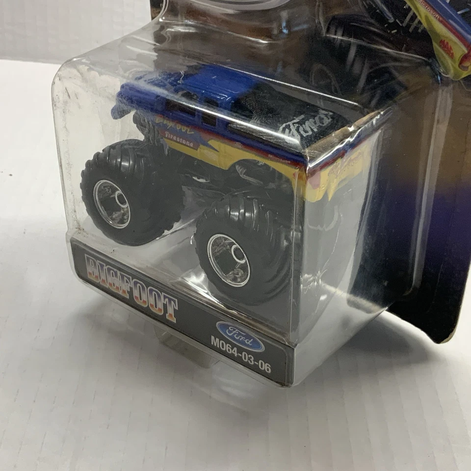 BIGFOOT Monster Truck Rare Muscle Machines FORD Truck 1:64 Scale 2003 New 4x4x4 - Image 4 of 4