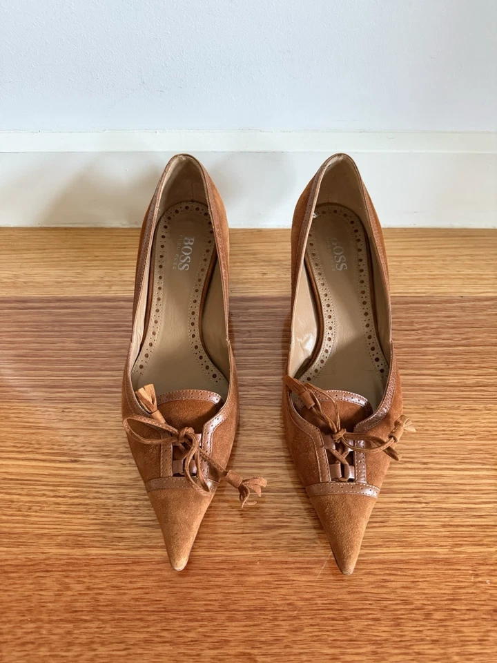 Hugo Boss - Gamuza Tostada - Talla 38 - Punta Punta Gatito Tacón - Suela Nueva Foto 2 de 4