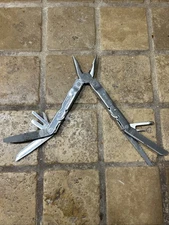 Vintage LEATHERMAN Super TOOL 200 Multi Tool! 04/03 Date Stamp!