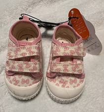 Walmart Girls Casual Sneakers US 4 Pink/White Hook & Loop Canvas Butterfly
