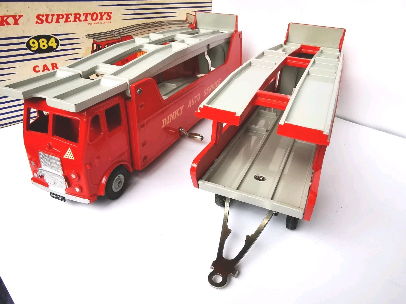【ヴィンテージ】DINKY SUPERTOYS セット（No.984、985） Dinky 984, Car Carrier - Free Price Guide & Review