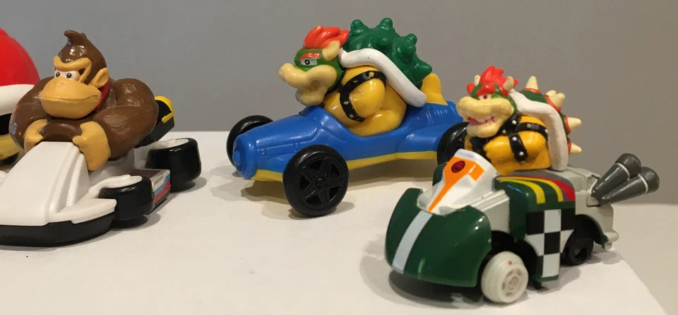 NINTENDO MARIO KART DONKEY KONG BOWSER MELOCOTÓN KOOPA RUEDA COCHE DE CARRERAS JUGUETE LOTE DE 5 Foto 3 de 4