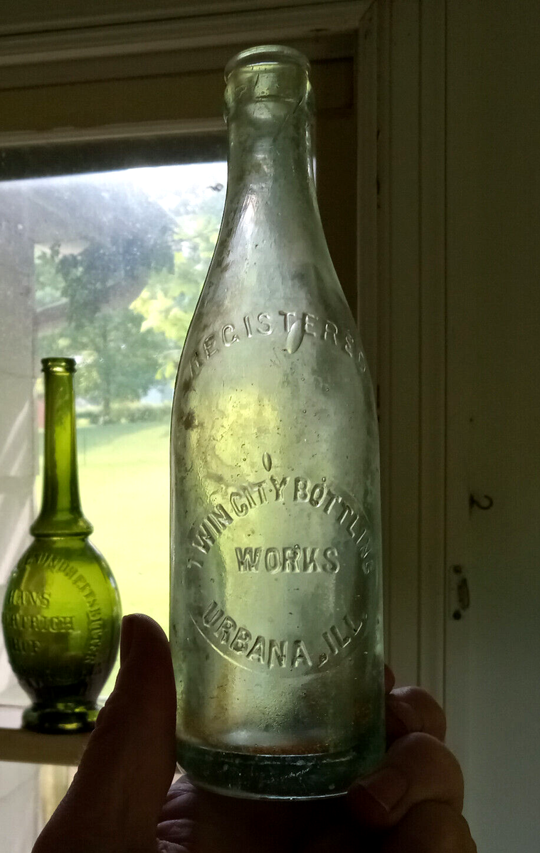 URBANA,ILL TWIN CITY BOTTLING WORKS EARLY 1900 HAND BLOWN