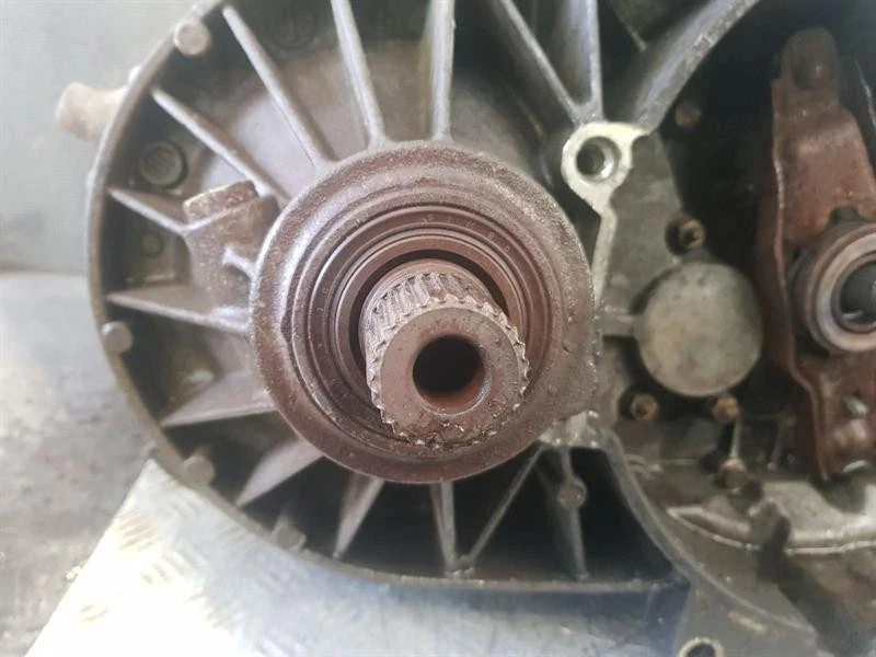 2003-2010 MK5 VOLKSWAGEN TRANSPORTER T5 GEARBOX JQT 1.9 TDI DIESEL BRS - Image 4 of 4