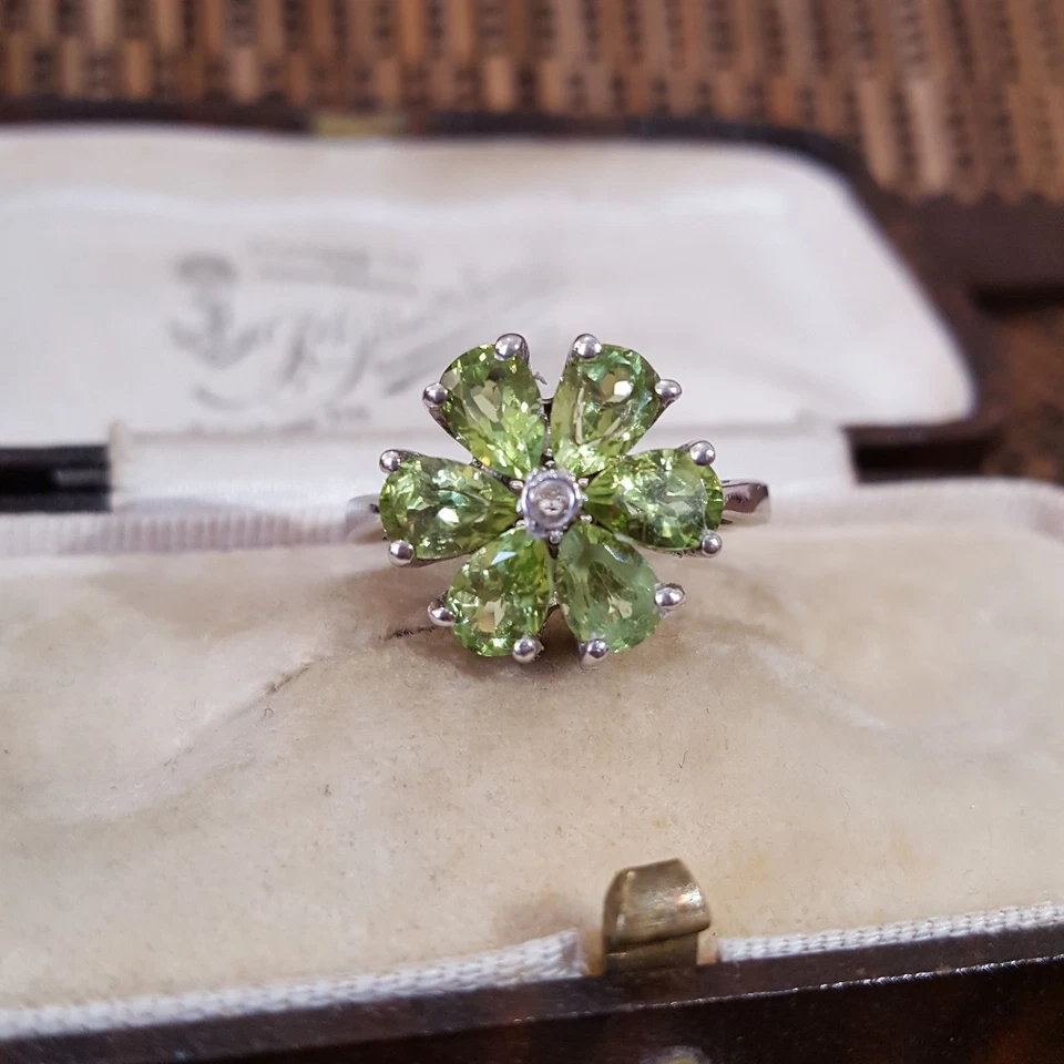 Anillo de plata de ley 925, anillo floral de peridoto genuino, tamaño K.5 EE. UU. 5.5 Foto 3 de 4