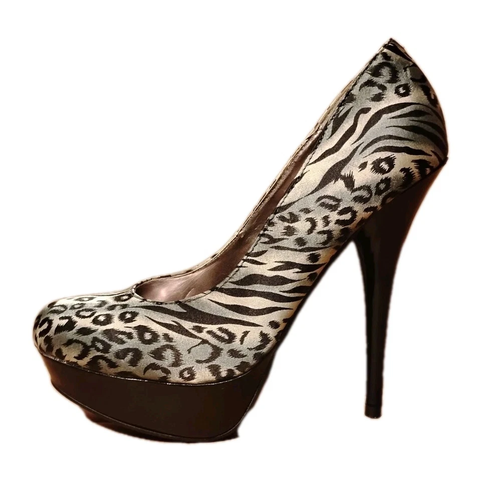 Zapatos de tacón alto Bumper para mujer con plataforma y estampado de cebra. Talla 7,5M. A272 Foto 4 de 4