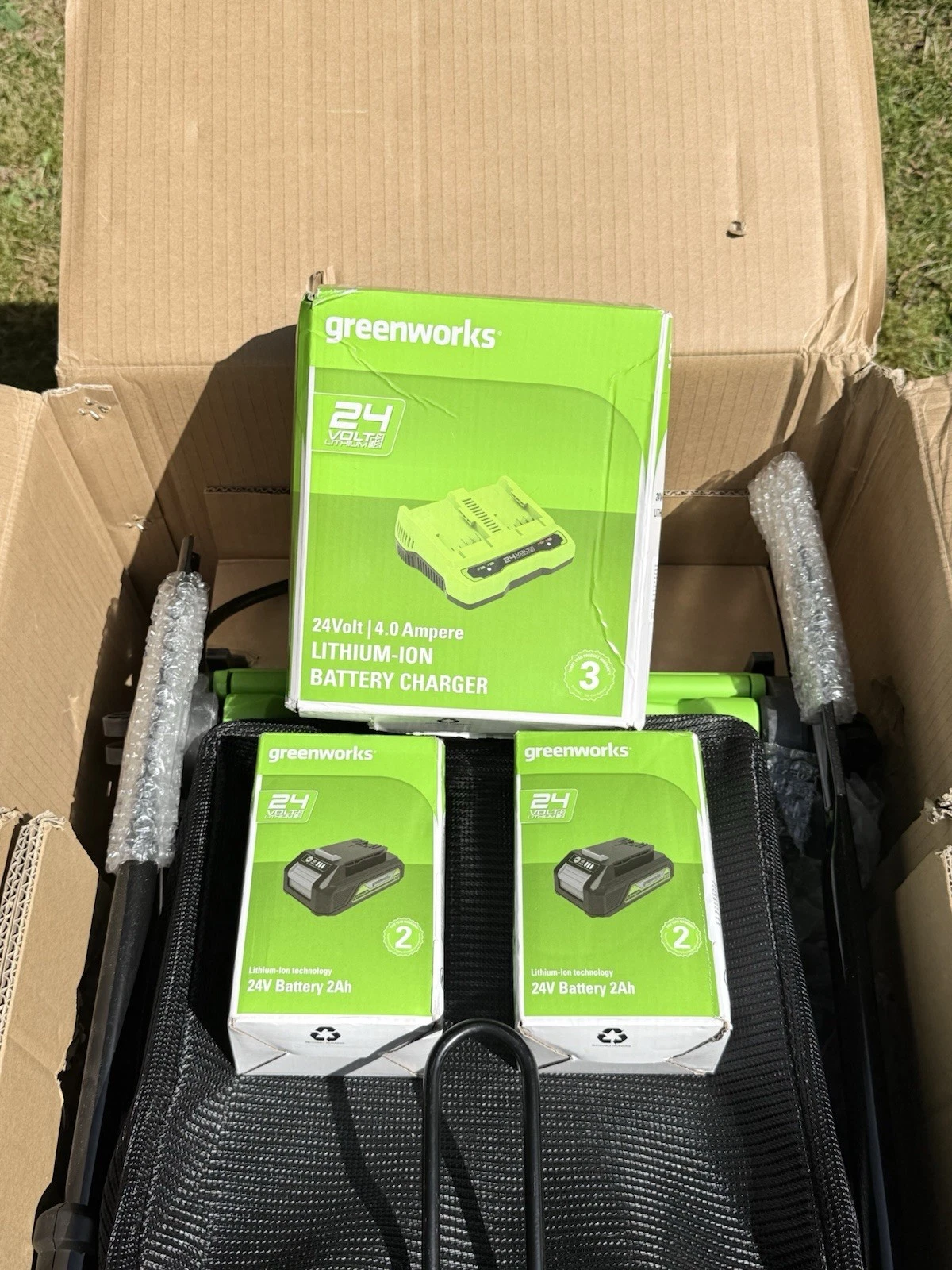 Greenworks 48V Lawn Mower 36cm With 2x 2Ah 24V Batteries & Charger - New 4