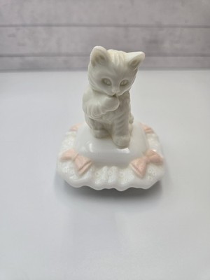 Avon Sitting Kitty Charisma Cologne Bottle 1.5oz Vintage Cat Figurine