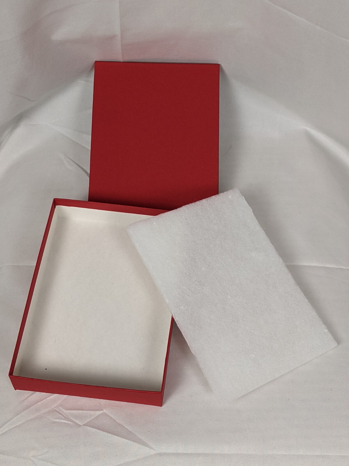 Red 7x5x1.25 Cotton Filled Jewelry Packaging Gift Boxes Lot of 4 NEW