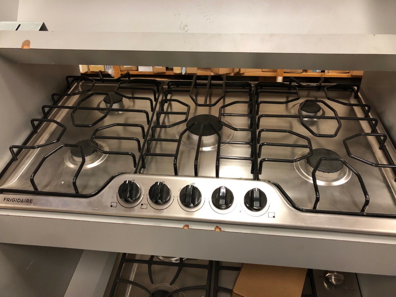 Frigidaire FFGC3612TS 36' Gas Cooktop Stainless Steel LP Kit Included