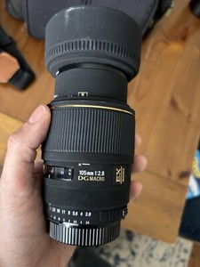 Lens Sigma MACRO 105mm f2.8 EX NIKON 1:2.8 D