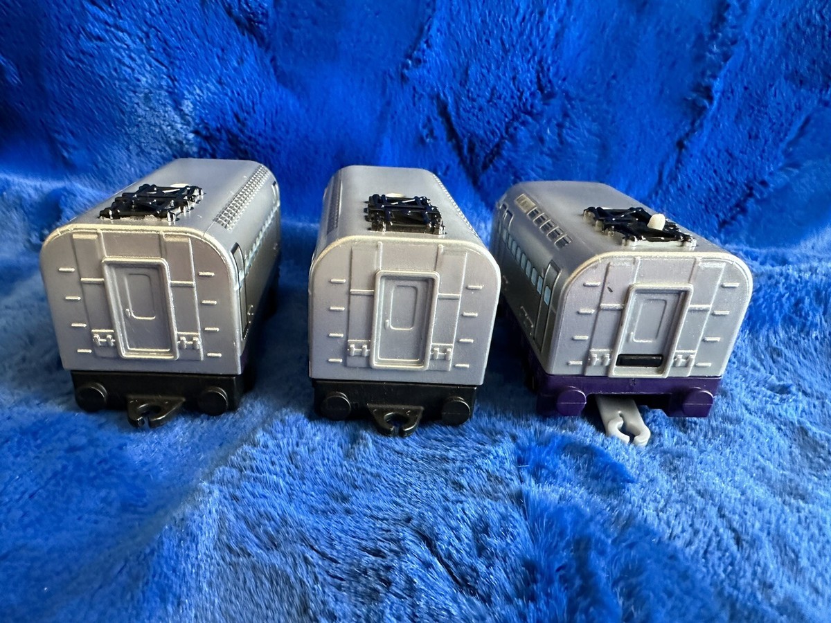 Thomas And friends 2013 Motorized Kenji And Coaches WORKS!! | eBay