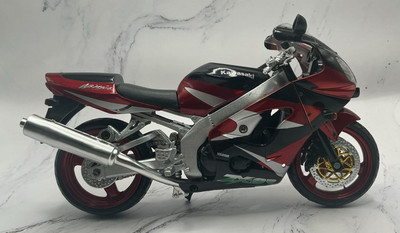 KAWASAKI ZX-9R 1:12 SCALE RED/BLACK BY NEW RAY DIE-CAST W PLASTIC