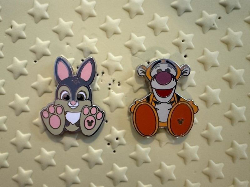 Disney Tigger and Thumper Big Feet Hidden Mickey Pin Set Lot of 2