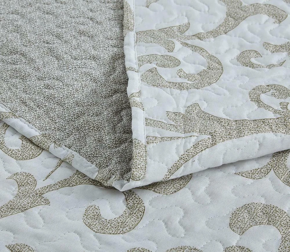 DaDa Bedding Damask Vineyard White Floral Freesia Elegant Coverlet Bedspread Set - Image 3 of 4