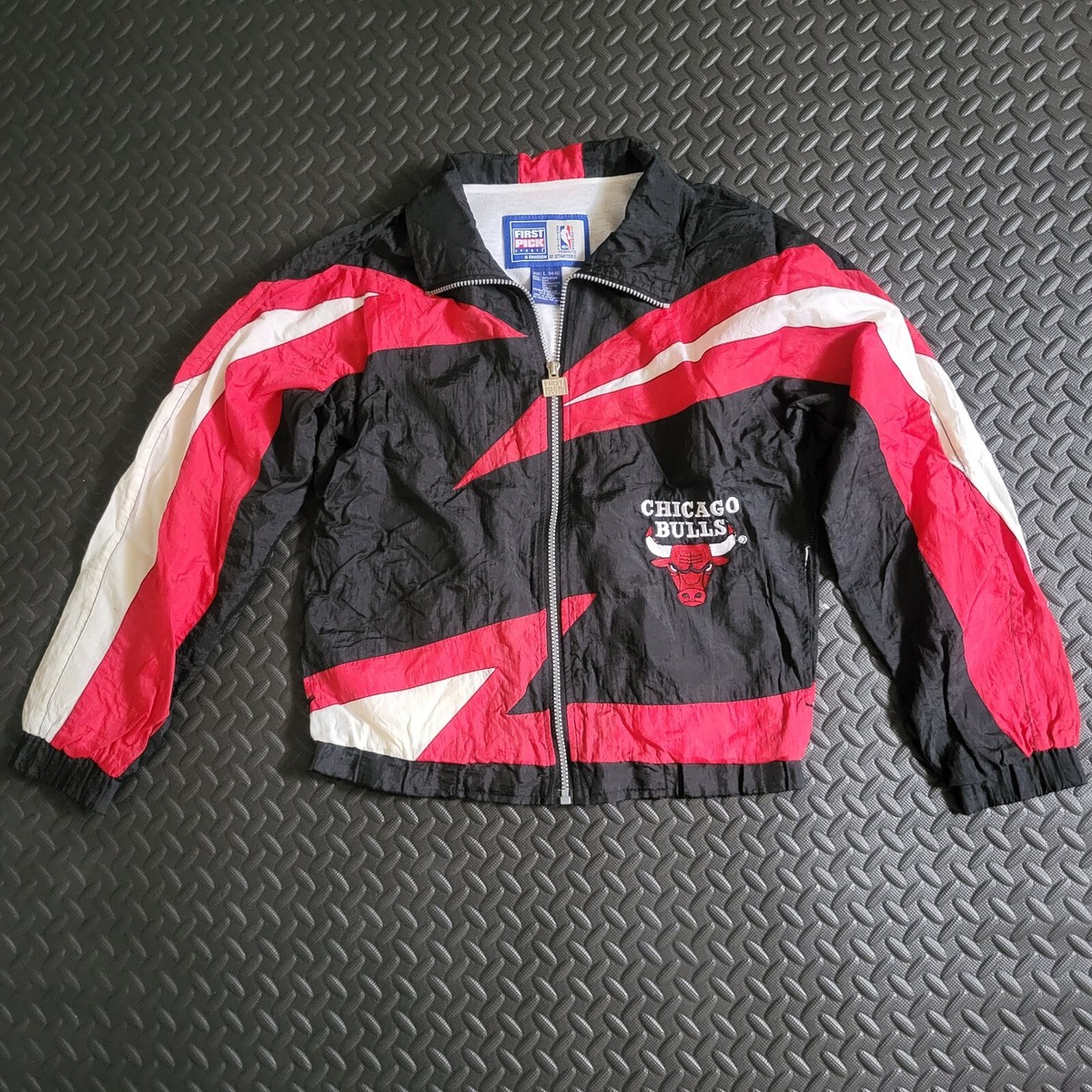 CHICAGO BULLS ナイロンジャケット NBA CHICAGO BULLS ナイロンジャケット - メルカリ