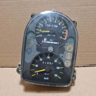 Contachilometri Originale Piaggio Vespa Cosa PER PEZZI DI RICAMBIO - Main Image