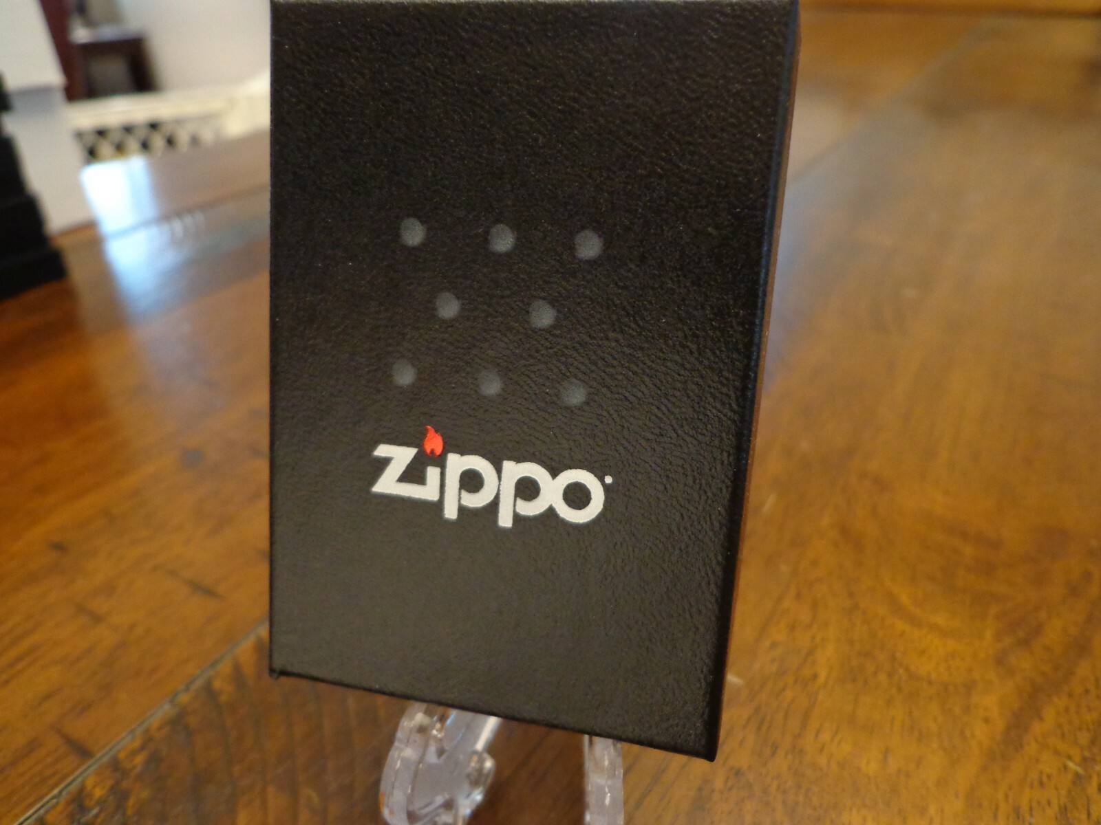 RED SHOE GIRL PINUP ZIPPO LIGHTER MINT IN BOX