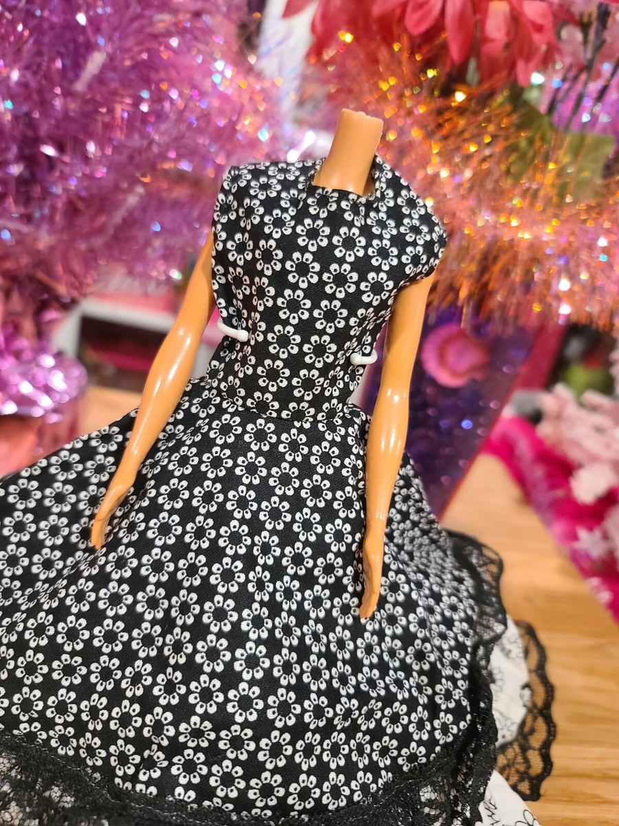 BEAUTIFUL MBT BLACK & WHITE BARBIE DRESS GOWN! BEAUTIFUL MBT BLACK & WHITE BARBIE DRESS GOWN!