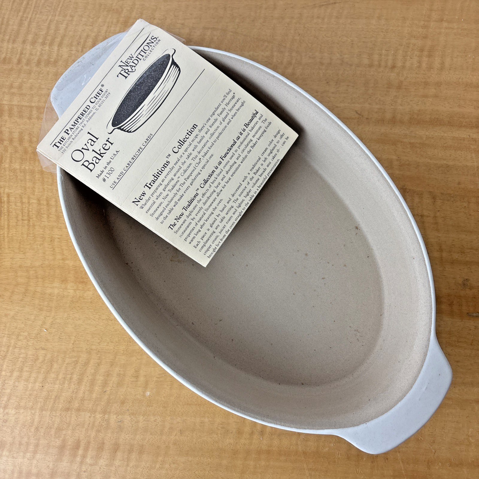 Pampered Chef French White Oval Baker 1300 New Tradition Collection