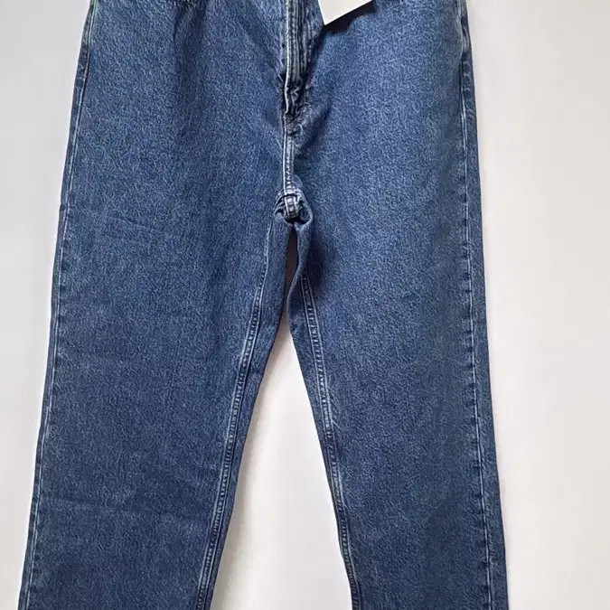 Uniqlo JW Anderson Slim Fit Jeans 33 Size Dark Wash thumbnail 2