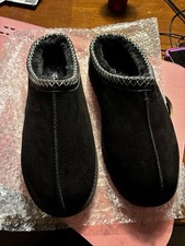 UGG men Slip-On Suede Slippers Black Faux Fur Lined Comfort Size 11