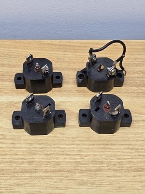 Lionel ZW Original 15A Circuit Breakers Part# ZW-22 Base Mounted Lot Of 4