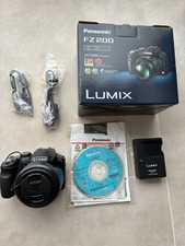 Fotocamera digitale Panasonic Lumix FZ200 con scatola originale ottime condizioni