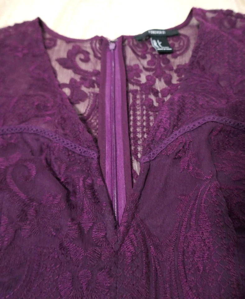 ❤️FOREVER 21 WEINROT / LILA JUMPSUIT GRÖßE S KURZARM RV-HINTEN SPITZE AUSSEN SÜß - Bild 3 von 4