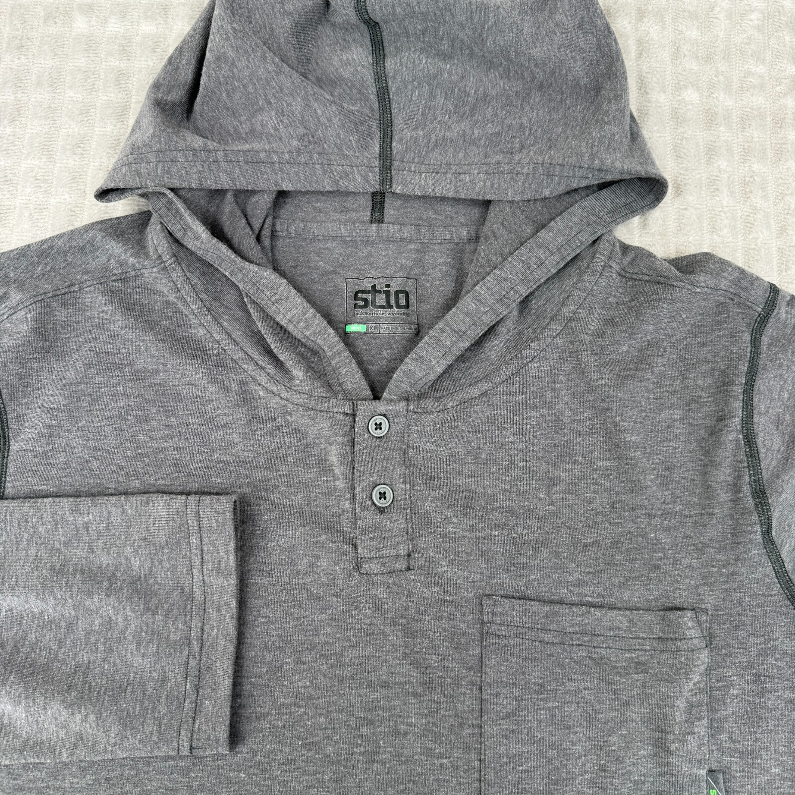 Stio Long Sleeve Hoodie Men's XL Gray Tipton Henley Pullover Stretch Pocket