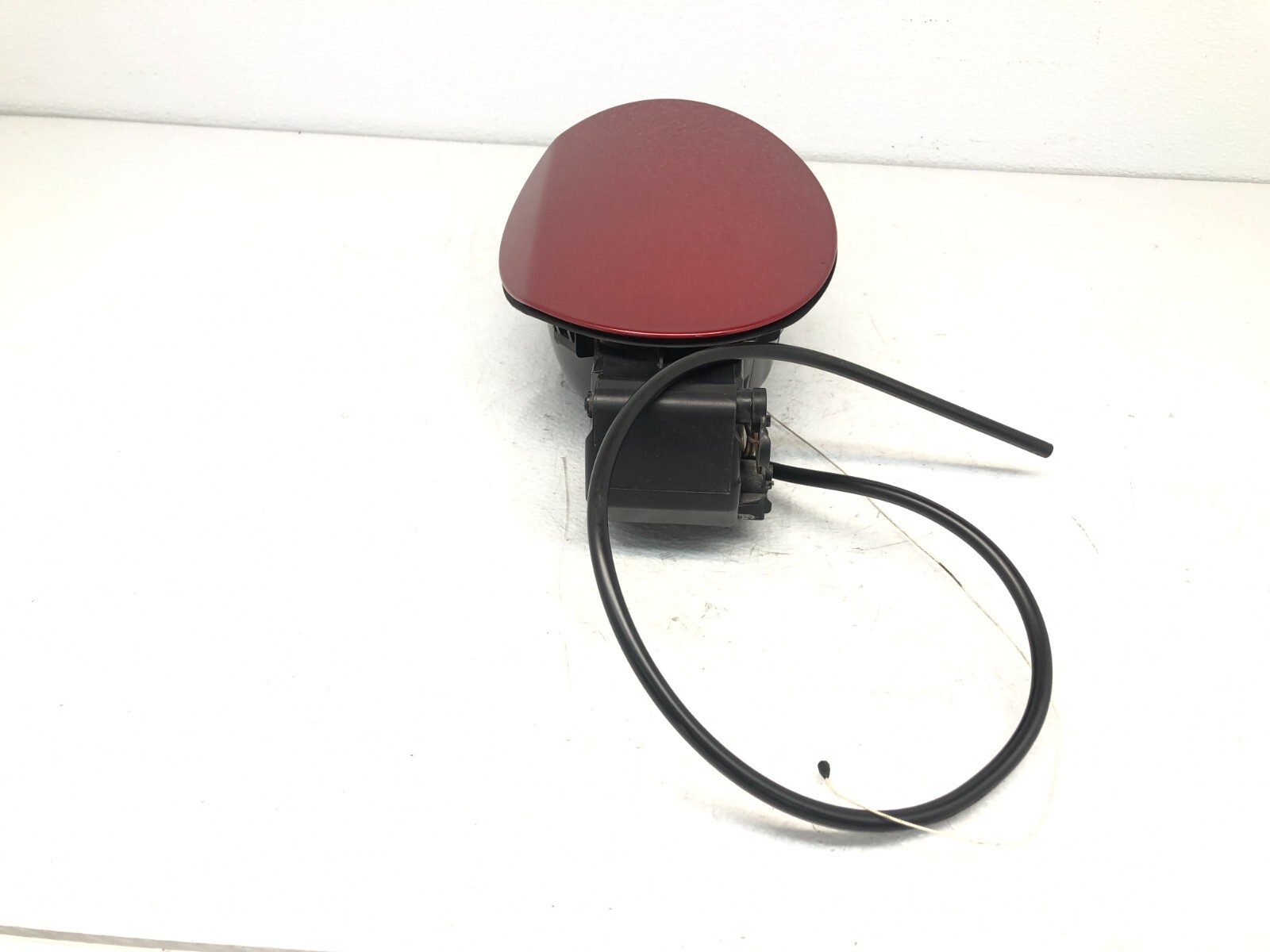 2014-2020 MASERATI GHIBLI SQ4 FUEL FILLER DOOR LID COVER OEM.