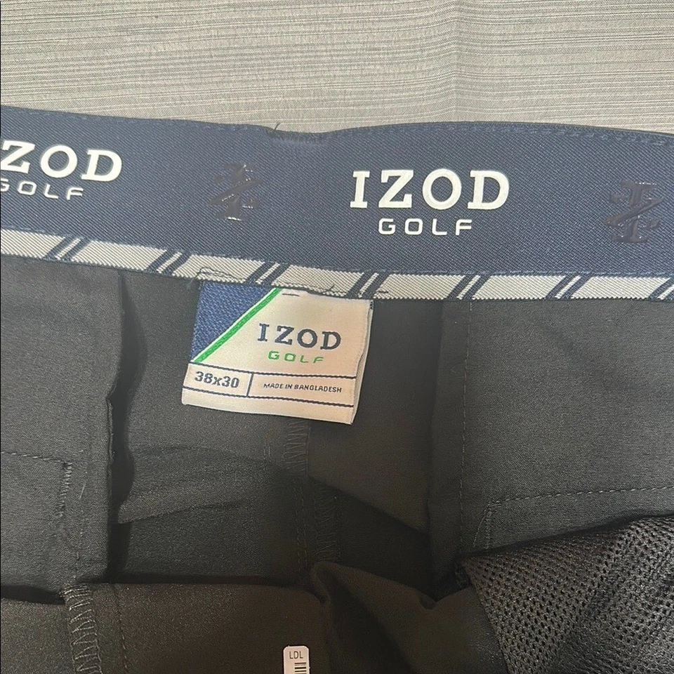 Pantalones de vestir IZOD Golf sofisticados negros cónicos Foto 3 de 4