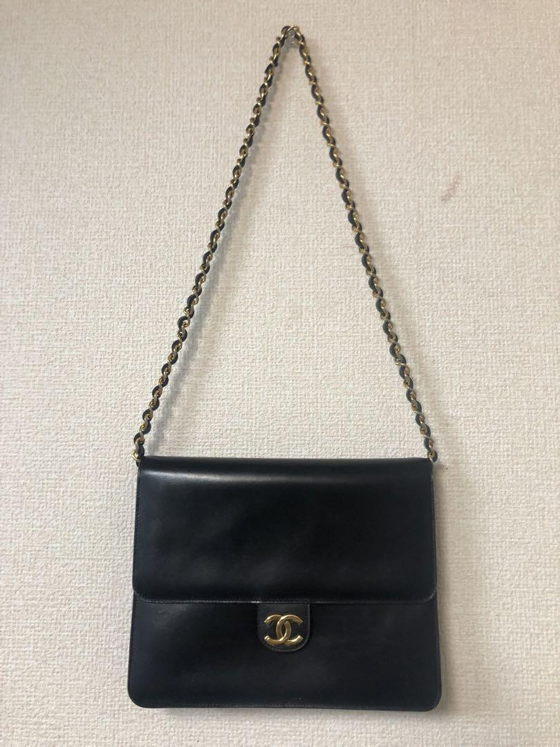 CHANEL Vintage Black Calfskin CC Chain Shoulder Bag with Gold Hardware