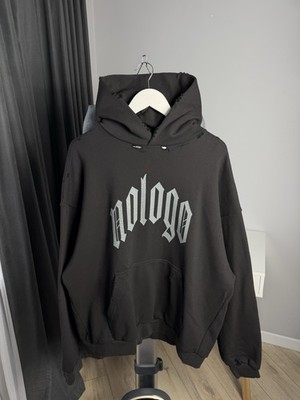 BALENCIAGA エンボス フーディー Balenciaga Distressed Hoodie Black Logo Oversized Pullover