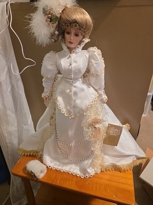 Franklin Mint Porcelain Christmas Doll  Kristina  The First Annual Gibson Girl