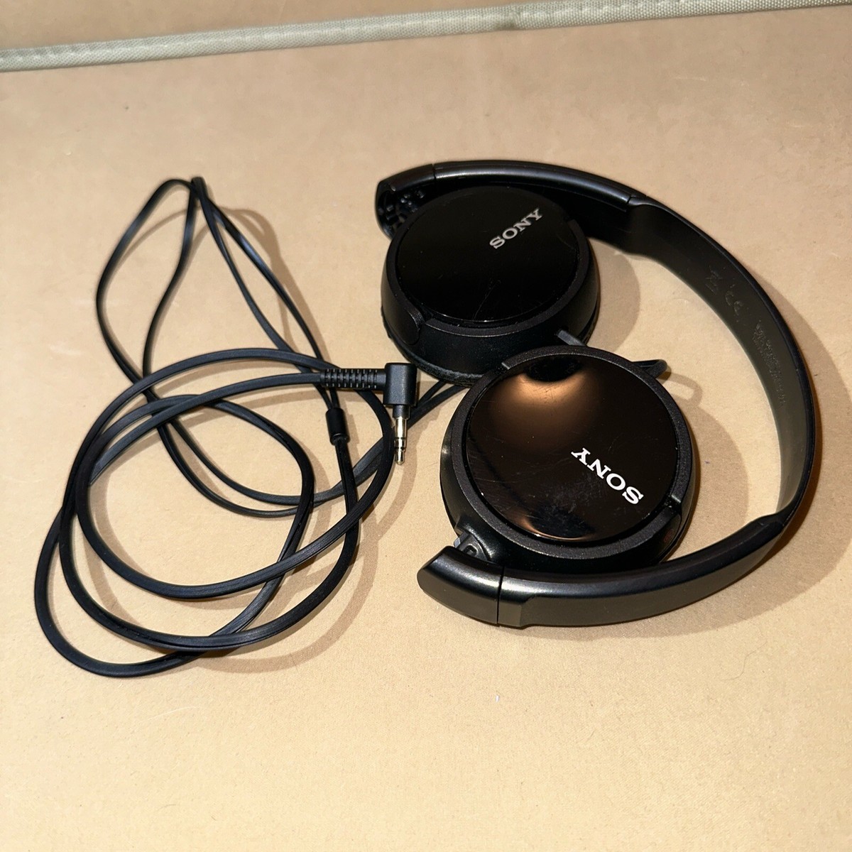 Sony 1-7-1 Konan Minato-Ku Black Wired Over-The-Ear Sony 1-7-1 Konan Minato-Ku Black Wired Over-The-Ear