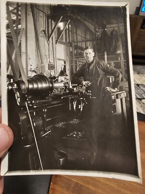 Vintage Photo Snapshot Machinist Industrial Worker Man Machine Shop (D6)