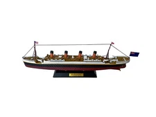 LK  R.M.S. Titanic Limited Model Cruise Ship -9" Not kit