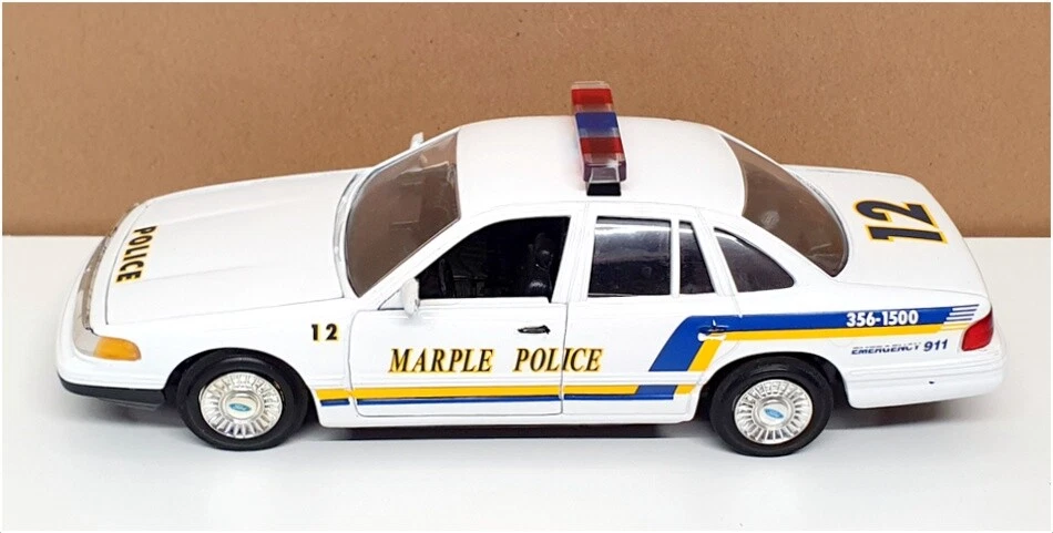 Motormax escala 1/24 76102B - Ford Crown Victoria Police - Marple Foto 3 de 4