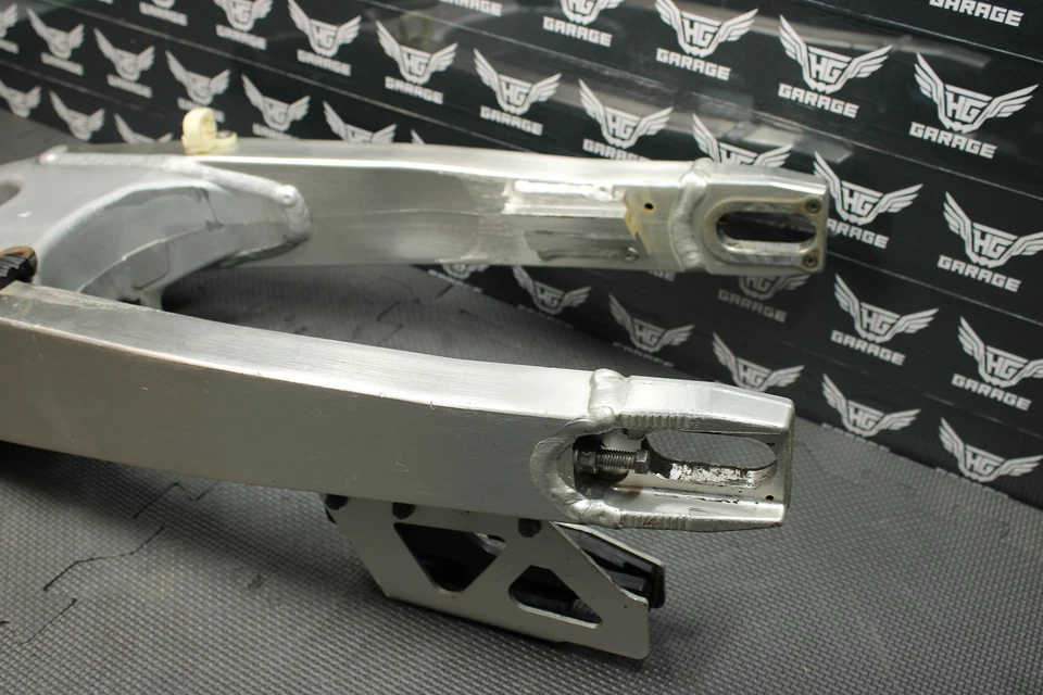 Suzuki RMZ450 RMZ450Z 2006 OEM basculante brazo oscilante suspensión 61000-35G00 Foto 2 de 4