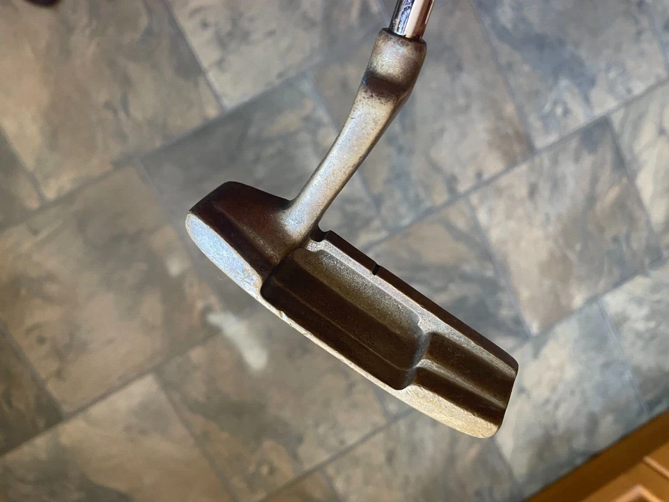 Wilson Sam Snead ANSER style Putter 36" R/H Men's Brass Coloured Head. - Image 3 of 4