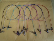 30 PCS S.S. WIRE SPINNER LEADER 24" 100 LBS TEST/COASTLOCK SNAP/MULTICOLOR PACK