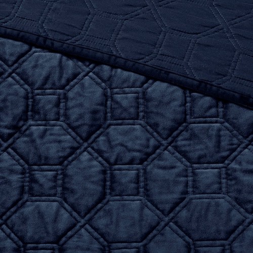 Gracie Mills Gayle 3-Piece Casual Geometric Velvet Quilt Set - Picture 13 of 49